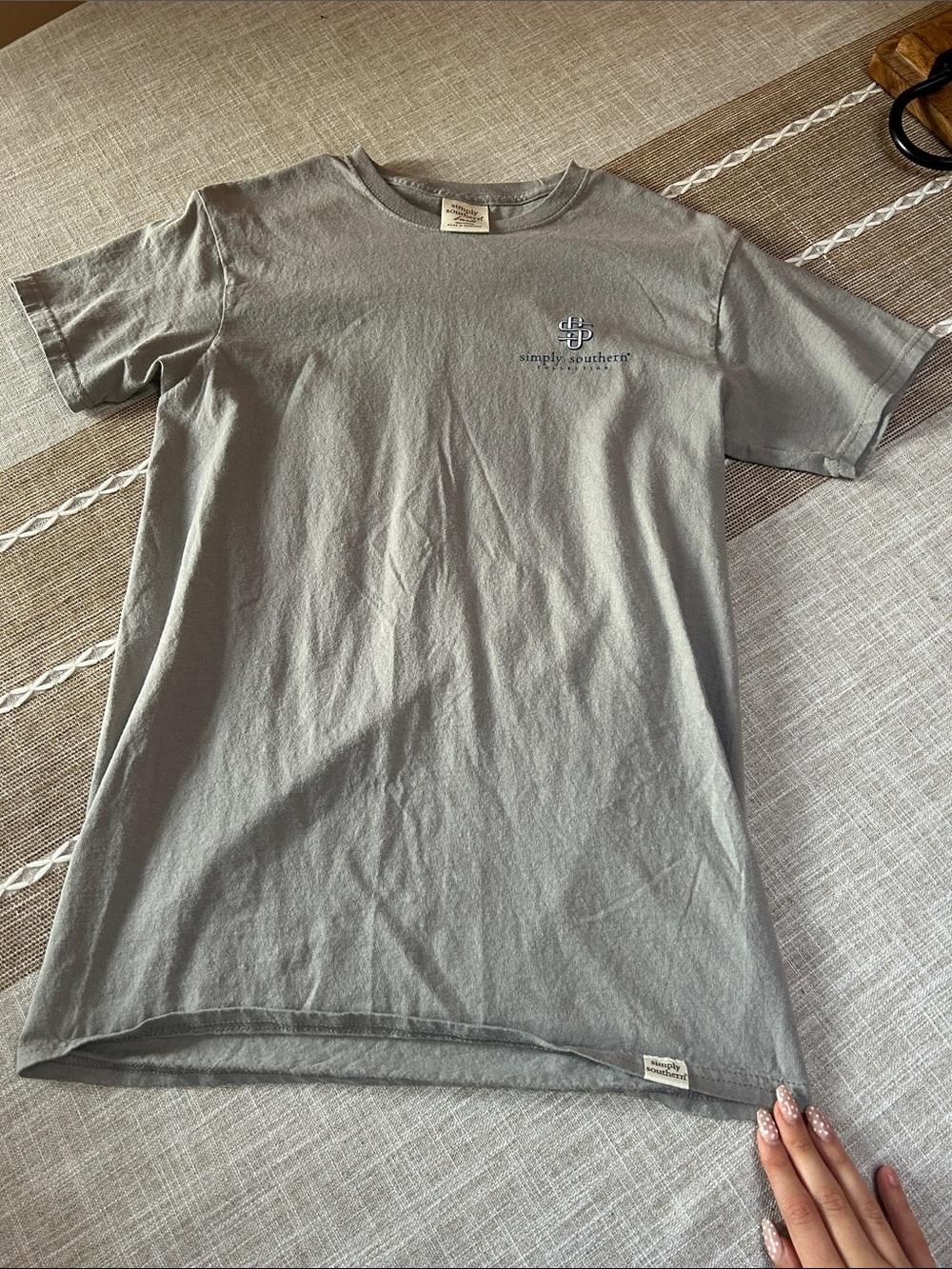 Simply Southern Men's Short-Sleeve Light Gray Logo Tee